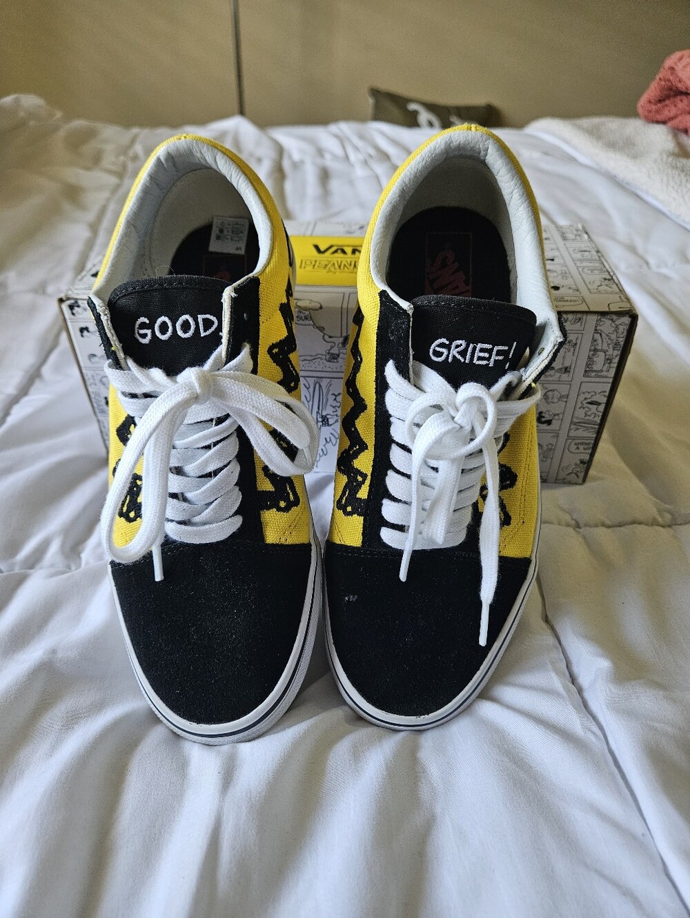 Vans x Peanuts Old Skool ‘Charlie Brown’ - Women's 8 (Rare/Collab)